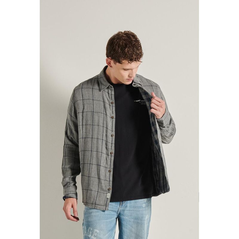 KOAJ - KOAJ Camisa con cuello sport, manga larga con detalle de broch HOMBRE