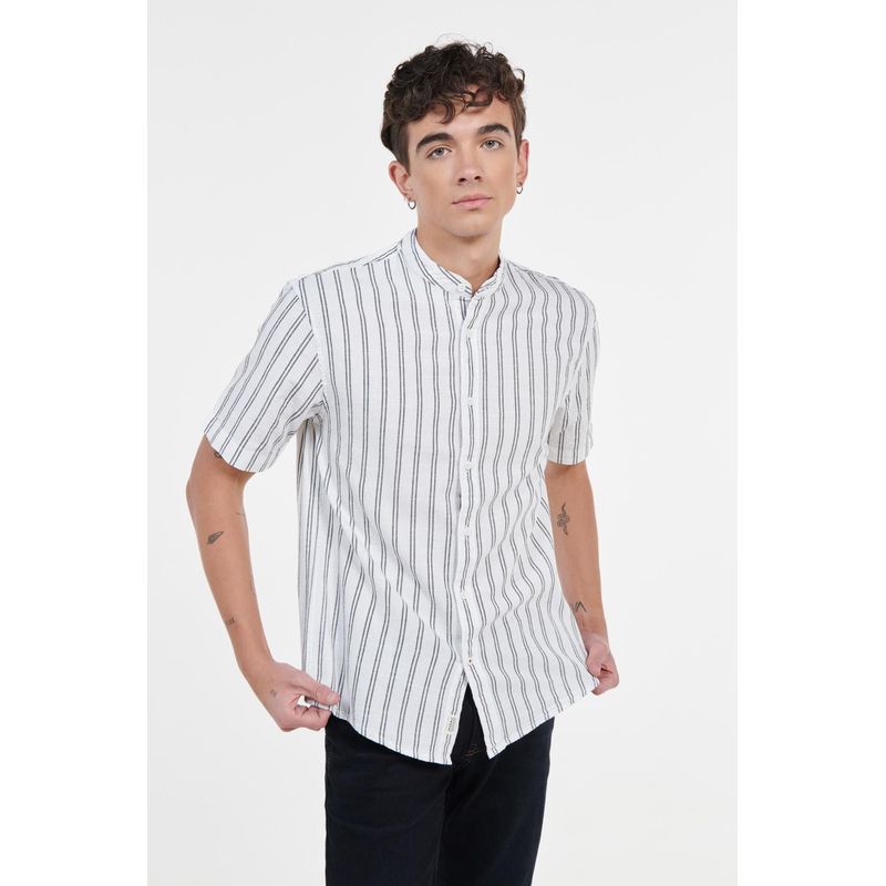 KOAJ - KOAJ Camisa unicolor a rayas con cuello nerú y manga corta HOMBRE