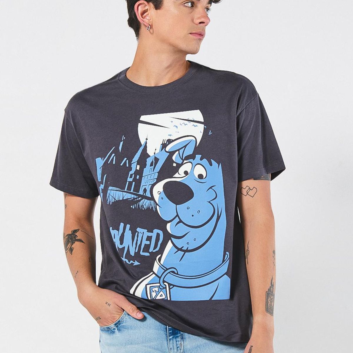 KOAJ - KOAJ Camiseta gris con estampado de Scooby-Doo y manga corta