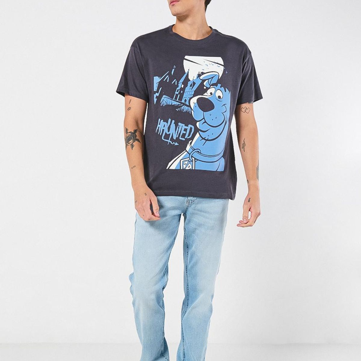 KOAJ - KOAJ Camiseta gris con estampado de Scooby-Doo y manga corta