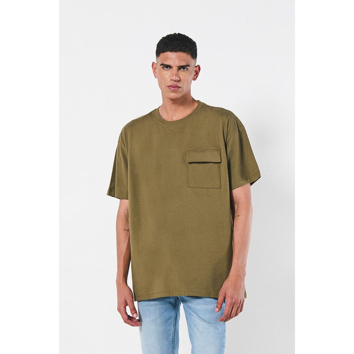 KOAJ - KOAJ Camiseta unicolor oversize con bolsillo y cuello redon Hombre