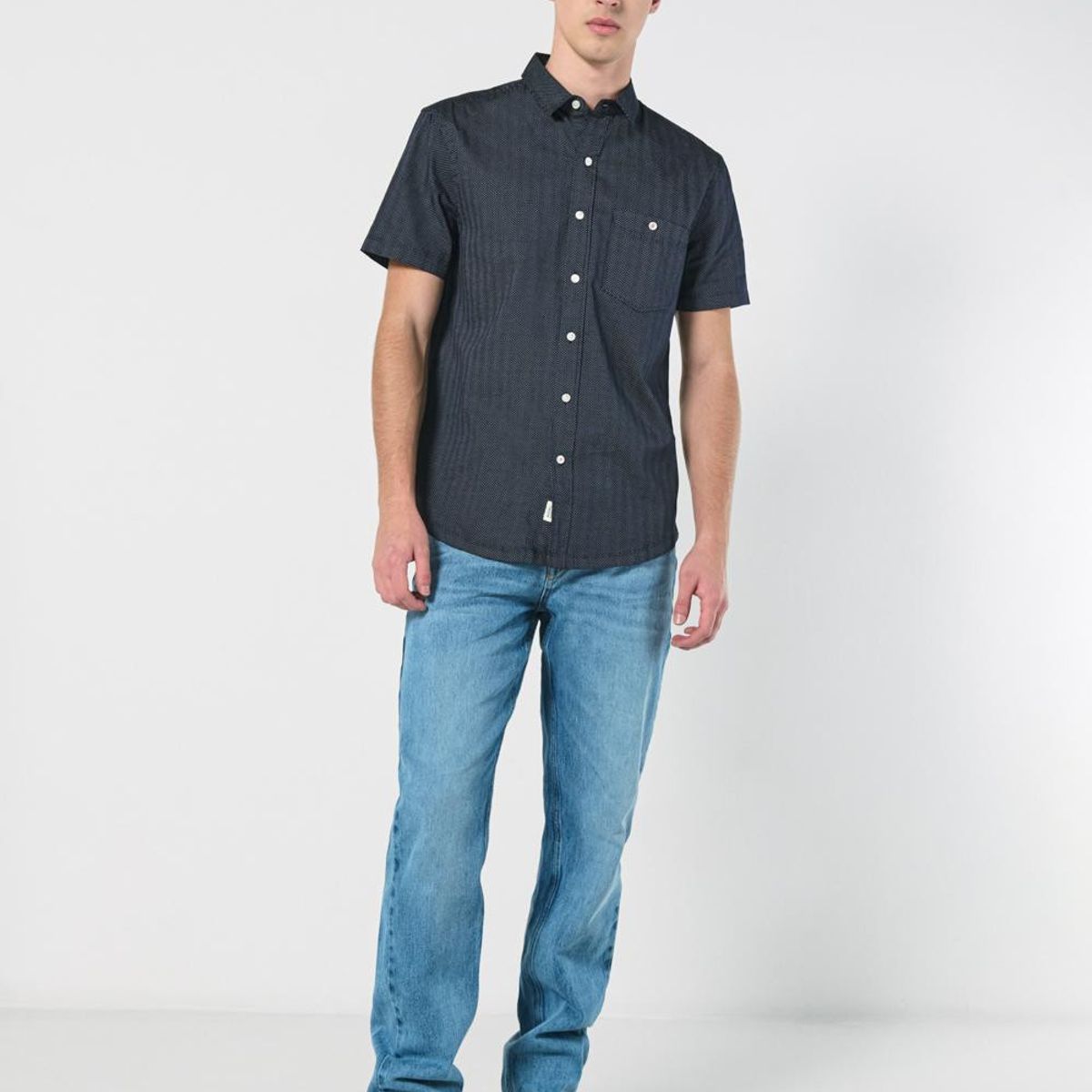 KOAJ - KOAJ Camisa azul oscura con diseños blancos y cuello sport  Hombre