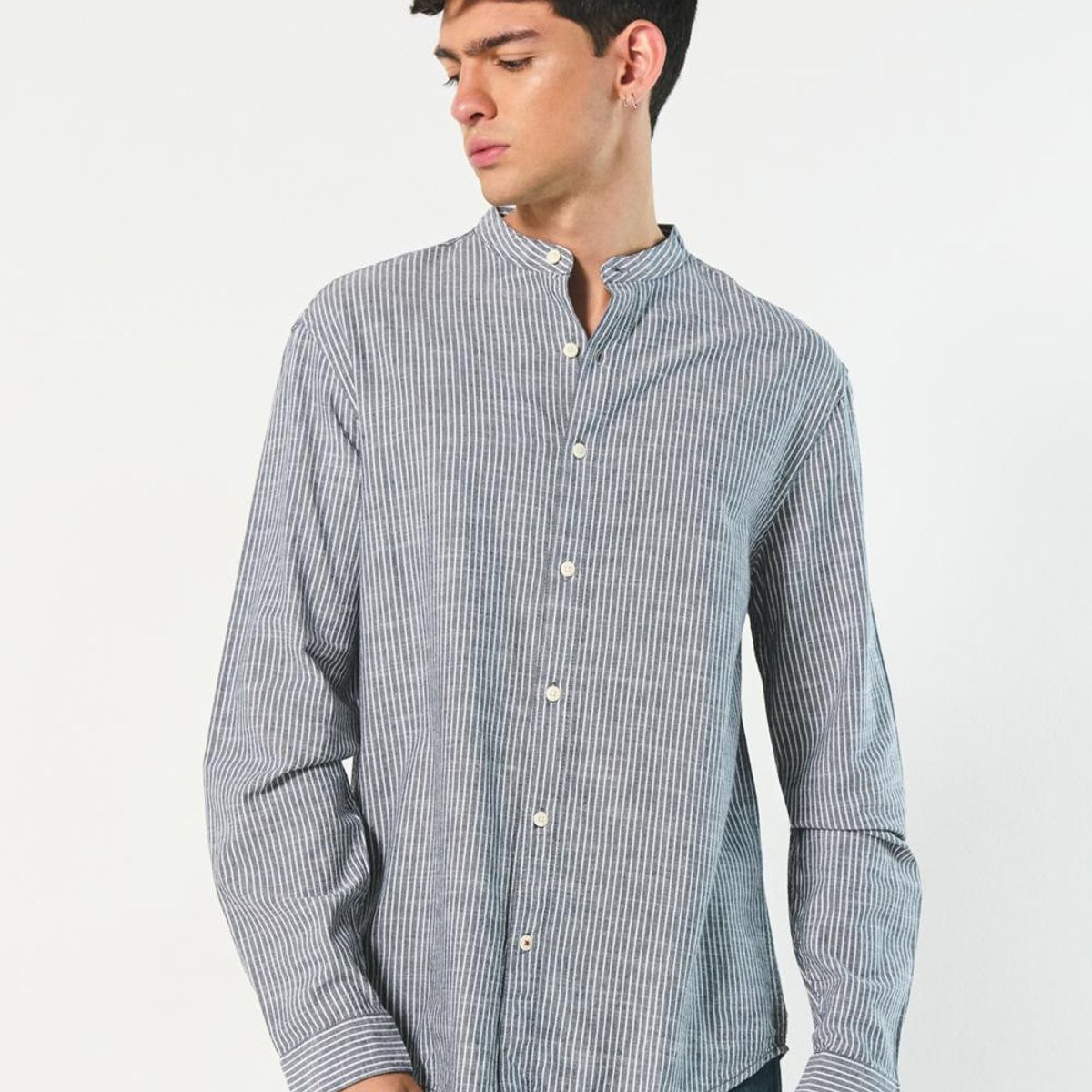 KOAJ - KOAJ Camisa unicolora rayas con cuello nerú y manga larga Hombre