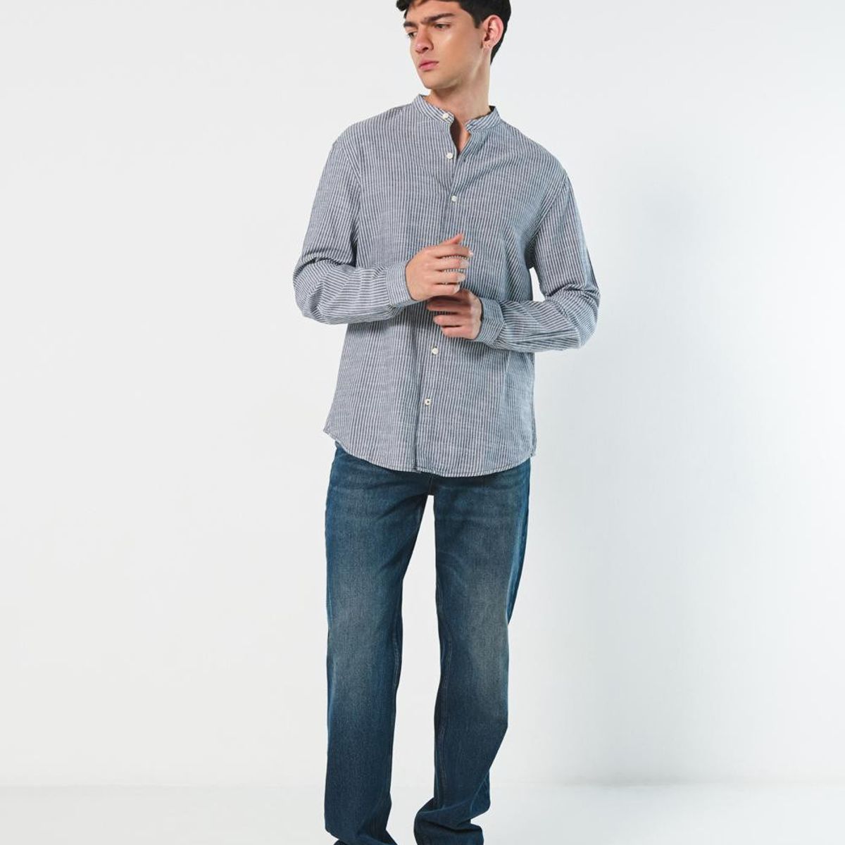 KOAJ - KOAJ Camisa unicolora rayas con cuello nerú y manga larga Hombre