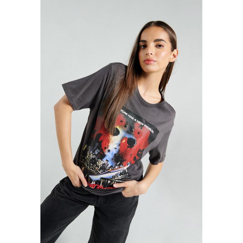 KOAJ - KOAJ Camiseta gris intensa con diseño de Viernes 13 y cuello r MUJER