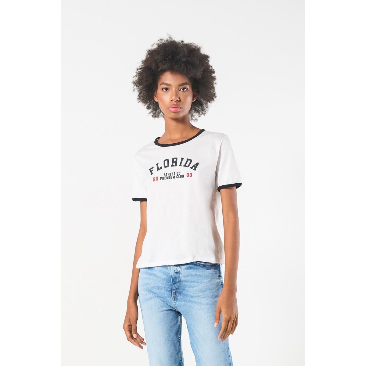 KOAJ - KOAJ Camiseta crema con contrastes y manga corta college Mujer