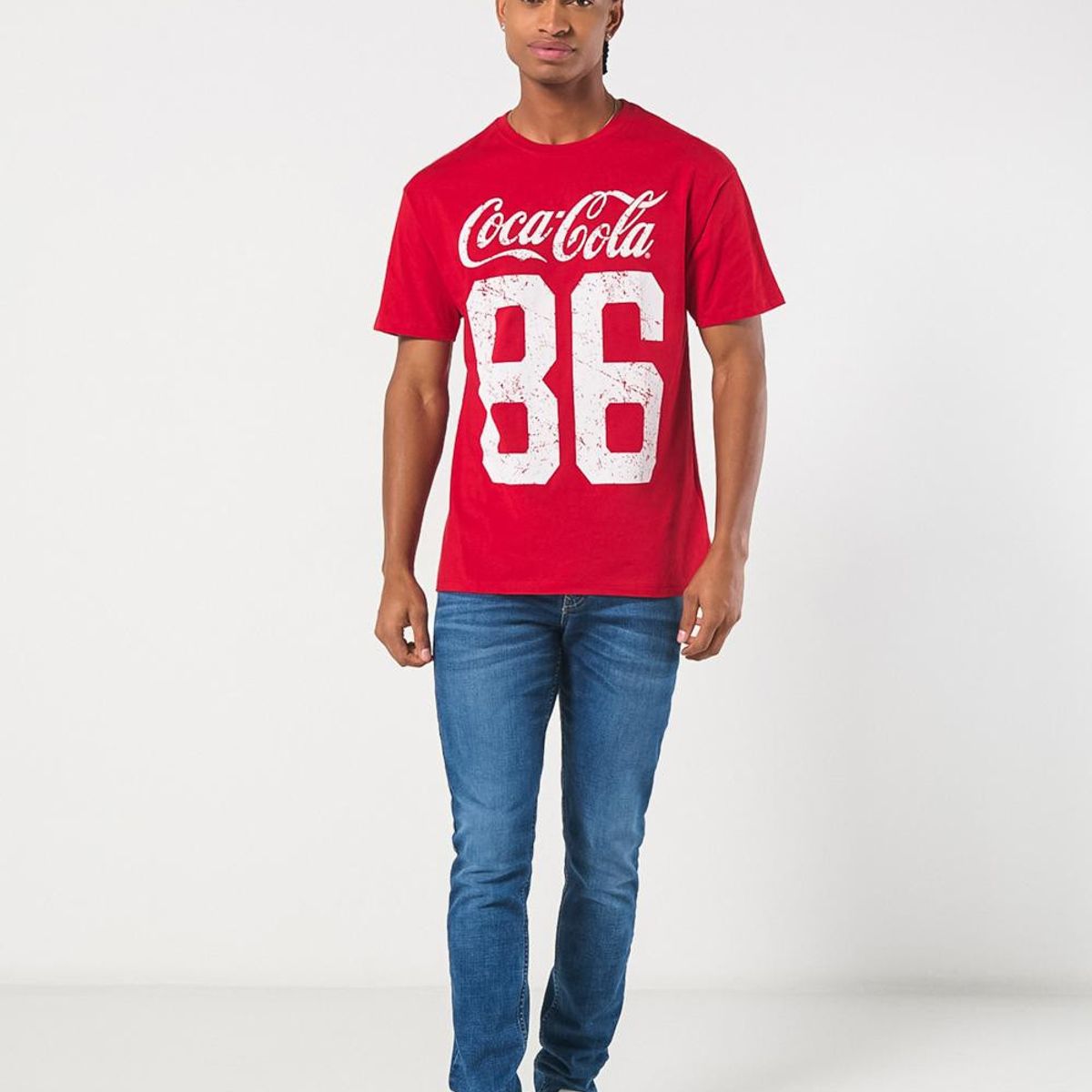 KOAJ - KOAJ Camiseta manga corta roja con arte blanco de Coca-Cola Hombre