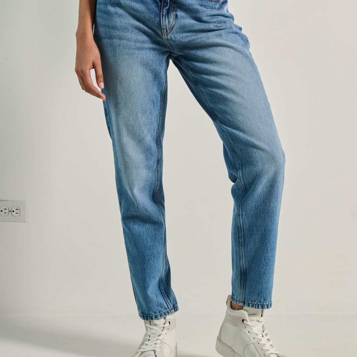 KOAJ - KOAJ Jean tiro alto boyfriend azul bota recta con desgastes