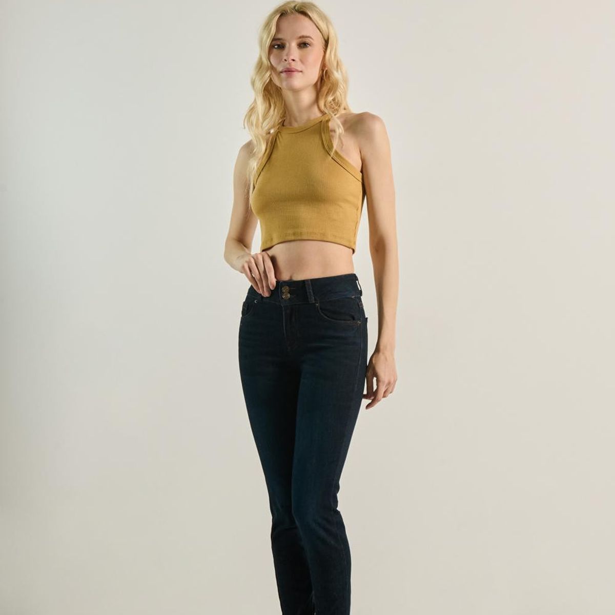 KOAJ - KOAJ Jean azul intenso push up con pretina ancha y tiro alto