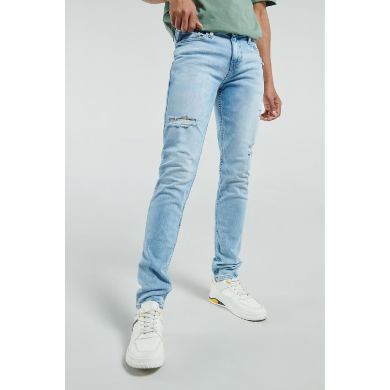 KOAJ - KOAJ Jean azul claro tipo slim con bolsillos, tiro bajo y roto HOMBRE