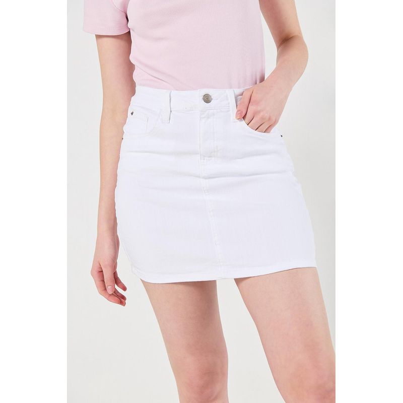 KOAJ - KOAJ Falda blanca en jean corta con bolsillos y tiro alto MUJER