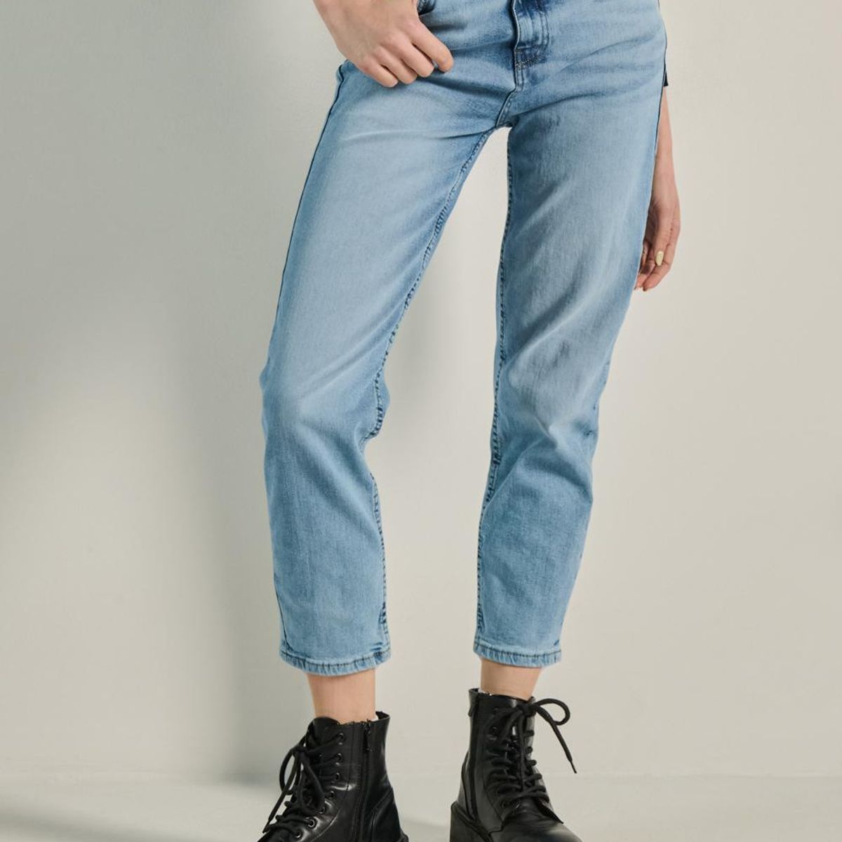 KOAJ - KOAJ Jean mom fit tiro super alto Mujer