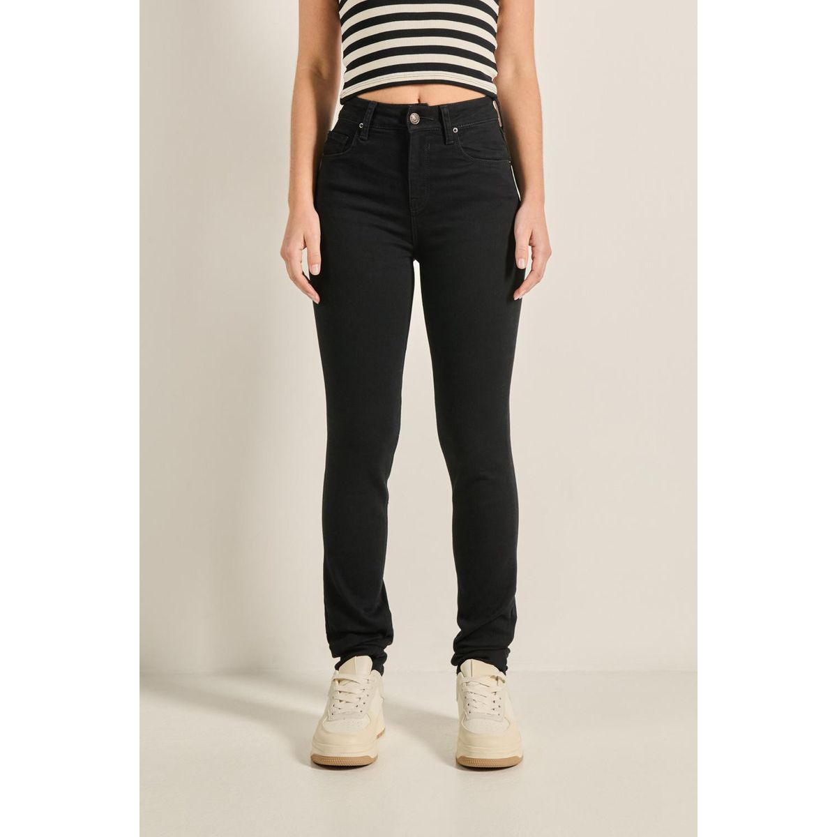 KOAJ - KOAJ Jean negro tipo jegging ajustado con bolsillos y tiro a
