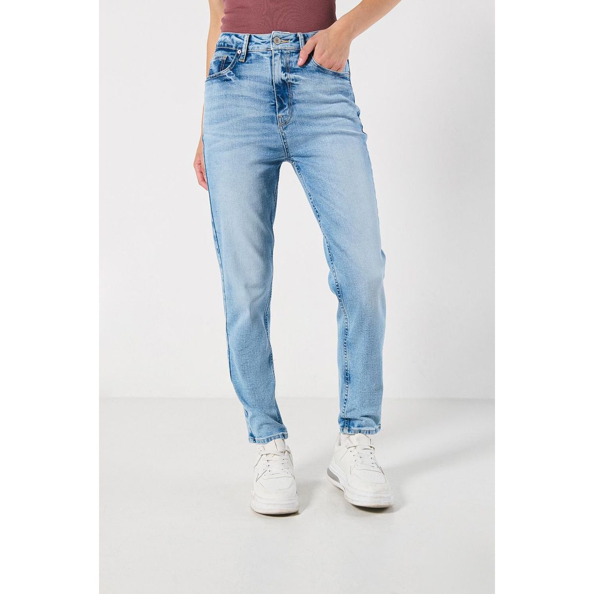 KOAJ - KOAJ Jean azul mom súper tiro alto con bota recta y desgaste Mujer