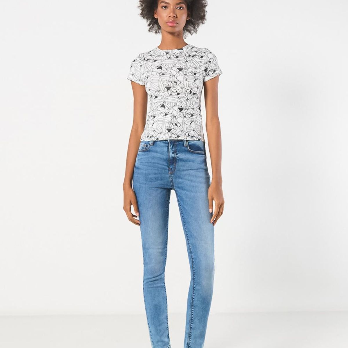 KOAJ - KOAJ Camiseta crema en rib de Looney Tunes manga corta Mujer