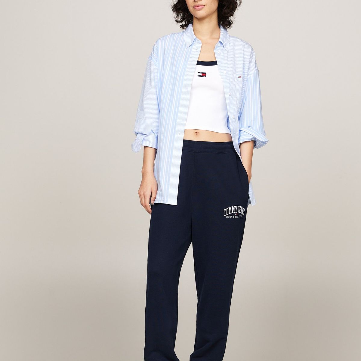 TOMMY HILFIGER - Joggers azul amplios con logo universitario Tommy Jeans