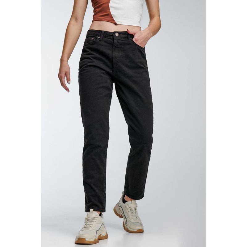 KOAJ - KOAJ Jean boyfriend negro con bota corta y tiro alto MUJER