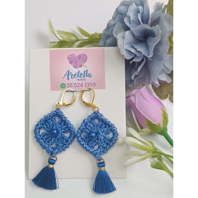 GENERICO - Aretes Tejidos en Crochet azul rombo borlon