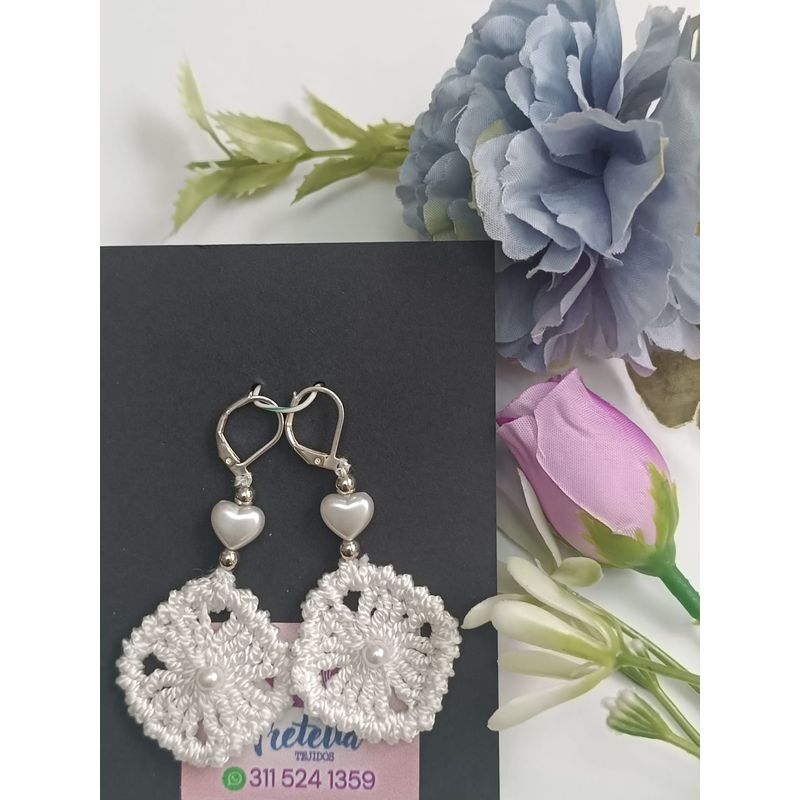 GENERICO - Aretes Tejidos en Crochet blanco rombo corazon
