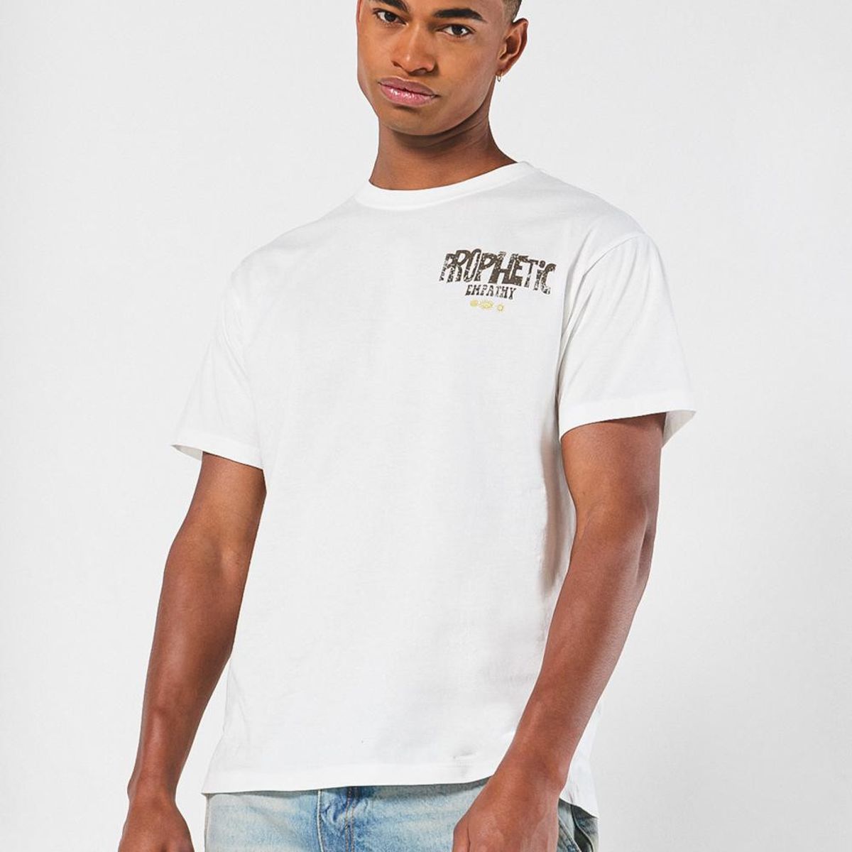 KOAJ - KOAJ Camiseta crema clara con diseños místicos y manga corta Hombre