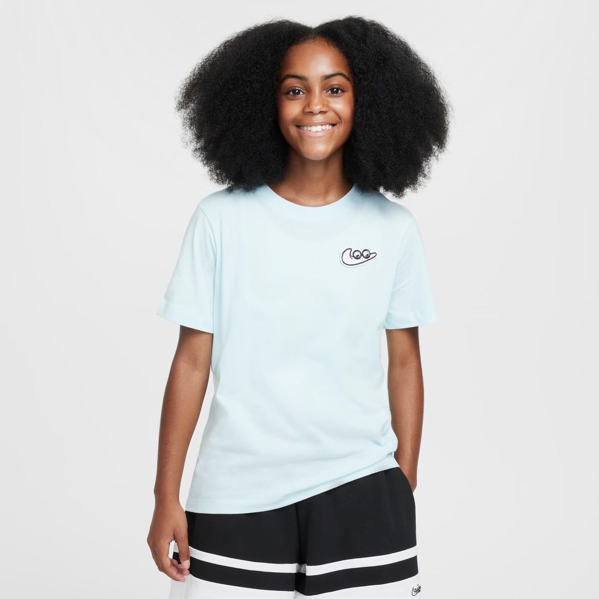 NIKE - CAMISETA NIKE NIÑO SPORTSWEAR SWOOSHY HJ4337-474