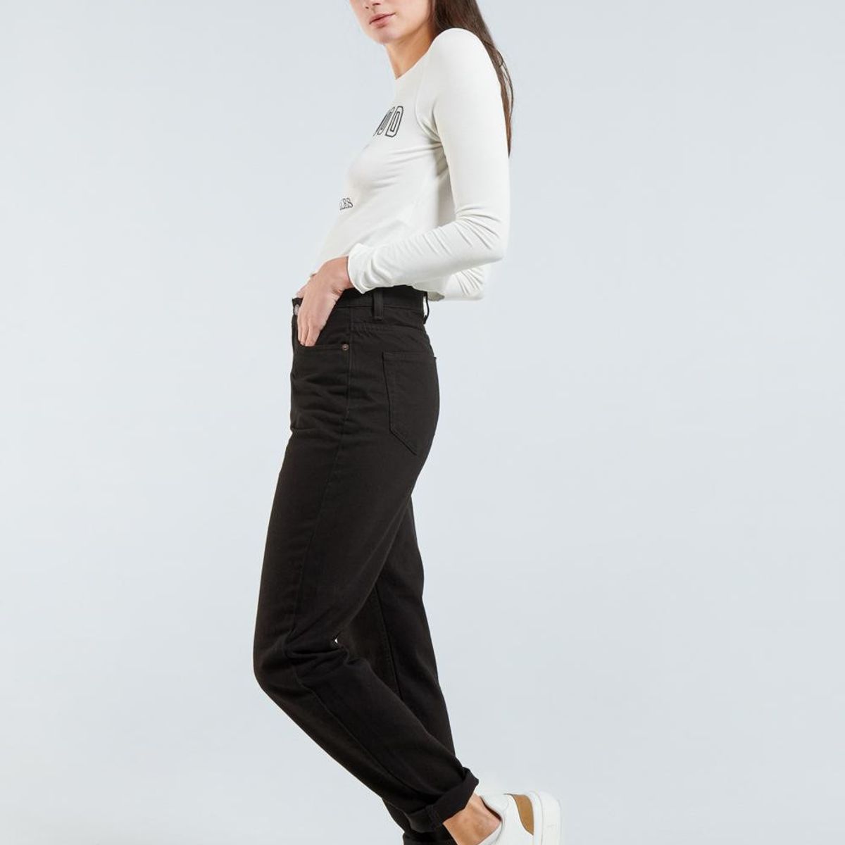 KOAJ - KOAJ Jean negro tipo mom con tiro súper alto, bolsillos y bo Mujer