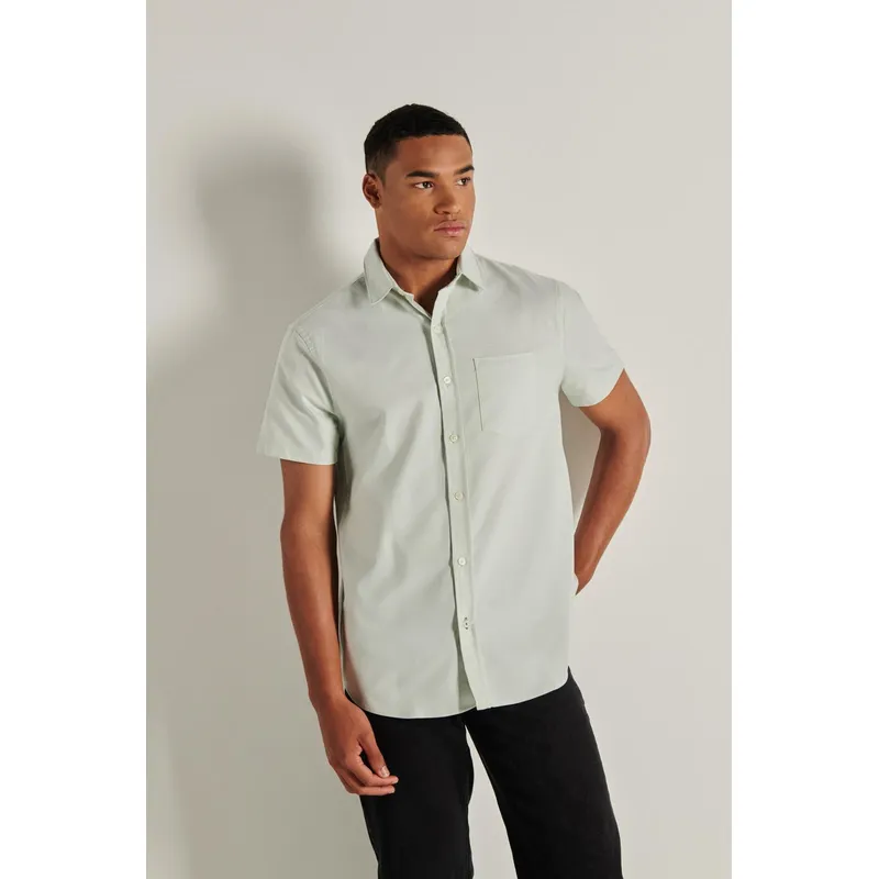 KOAJ - KOAJ Camisa unicolor manga corta para hombre cuenta con cuello HOMBRE
