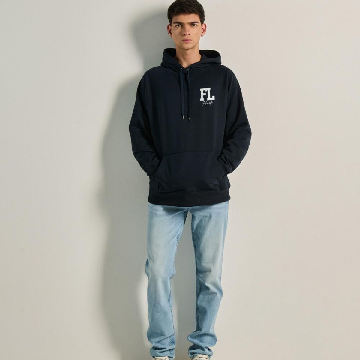 KOAJ - KOAJ Buzo capota ranglan con estampado  College. HOMBRE