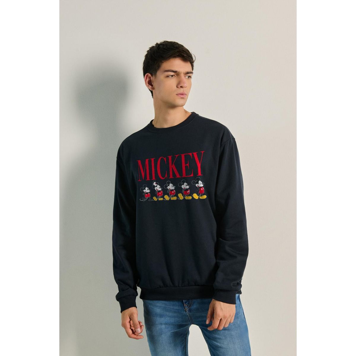 KOAJ - KOAJ Sueter cuello redondo con estampado de Mickeys HOMBRE