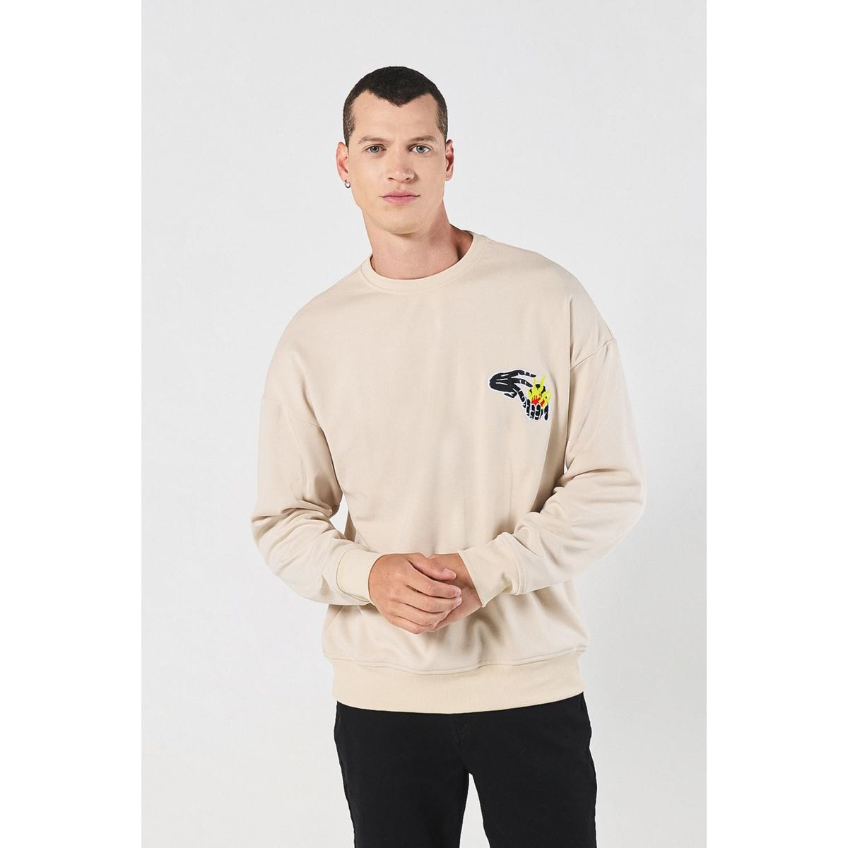 KOAJ - KOAJ Buzo cuello redondo con estampado de Festival Cordillera. HOMBRE