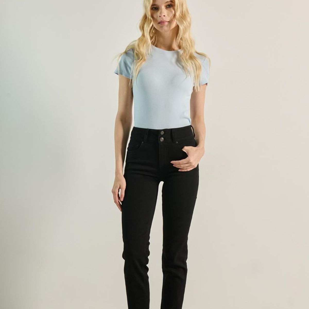 KOAJ - KOAJ Jean negro push up tiro alto con botones y pretina anch