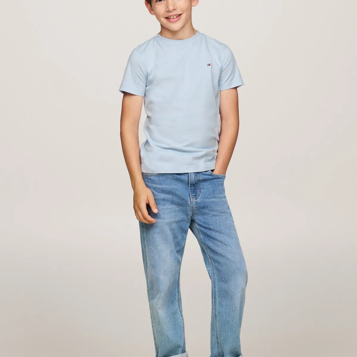 TOMMY HILFIGER - Camiseta Niño Celeste Essential De Cuello Redondo Tommy Hilfiger