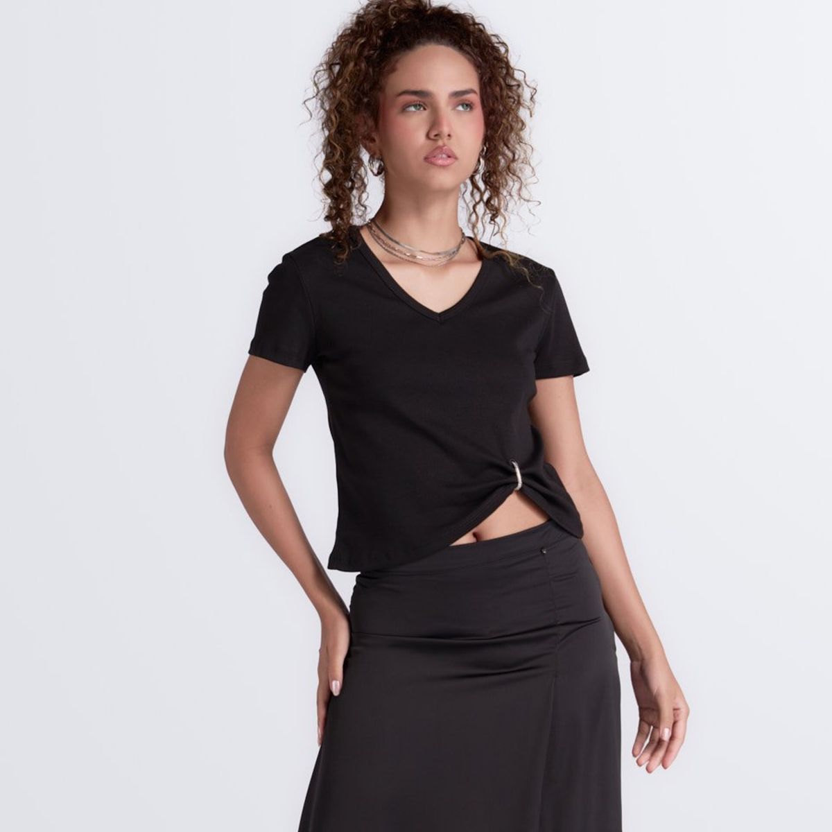 DEREK - Blusa Para Mujer Con Detalle Bordado En Hombro Derek