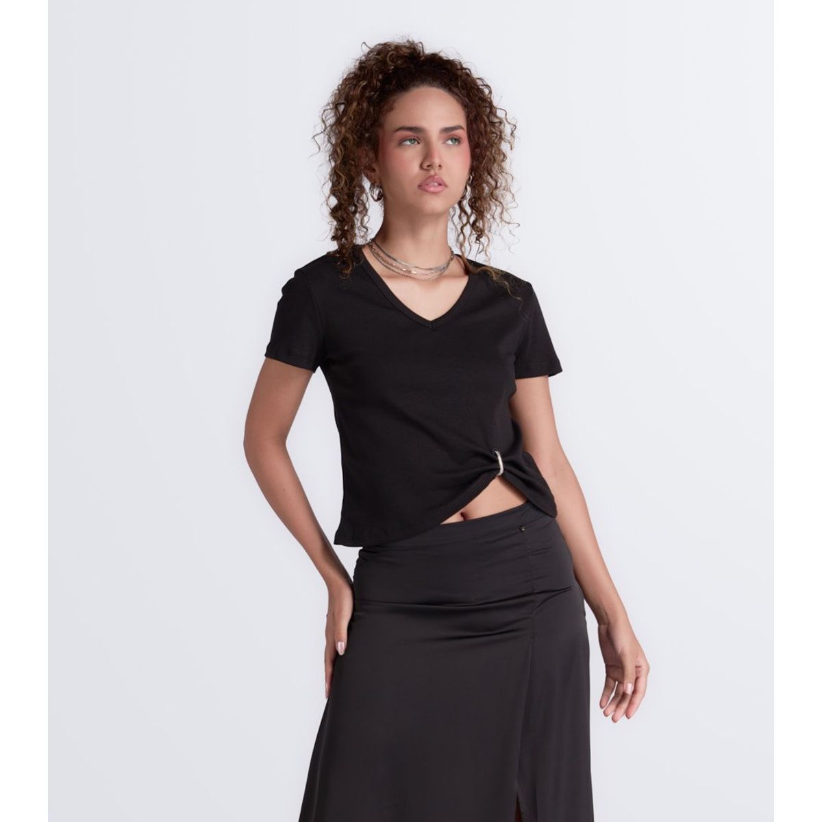 DEREK - Blusa Para Mujer Con Detalle Bordado En Hombro Derek