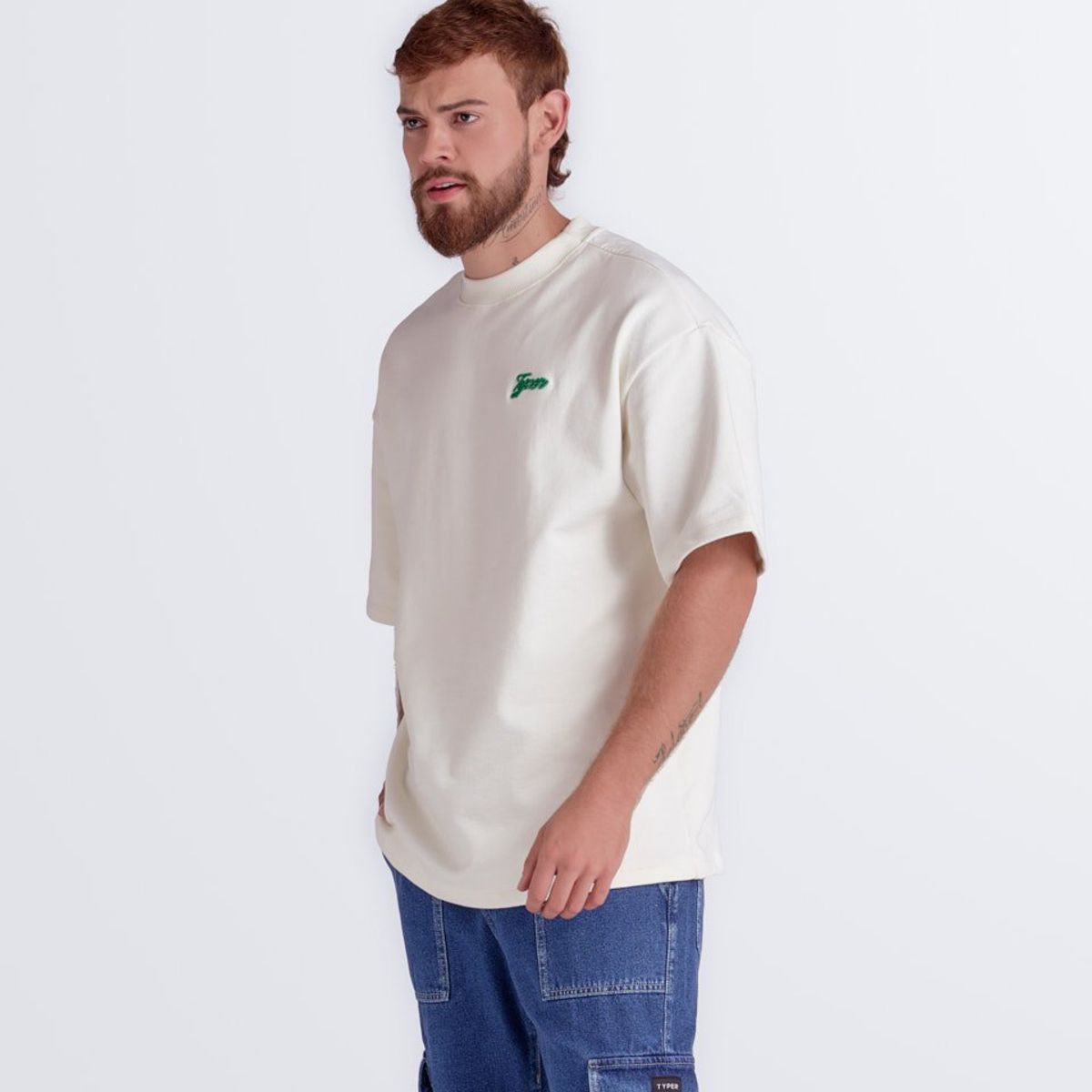 TYPER - Camiseta Extraoversized Bordada Typer