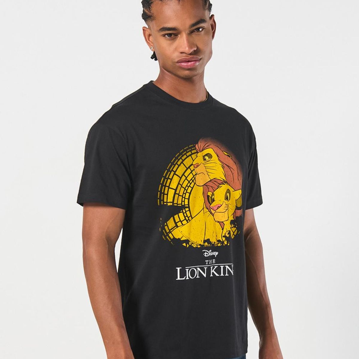 KOAJ - KOAJ Camiseta negra manga corta con diseño del Rey León Hombre
