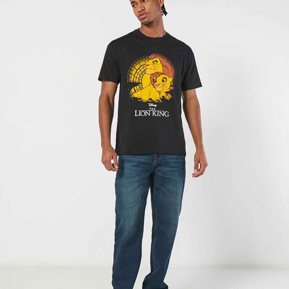 KOAJ - KOAJ Camiseta negra manga corta con diseño del Rey León Hombre