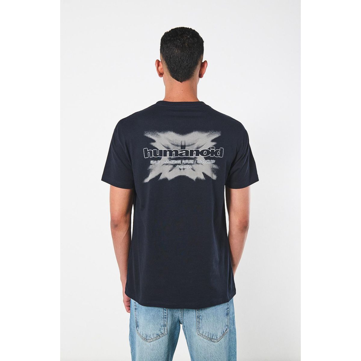 KOAJ - KOAJ Camiseta azul con diseños futuristas y cuello redondo Hombre