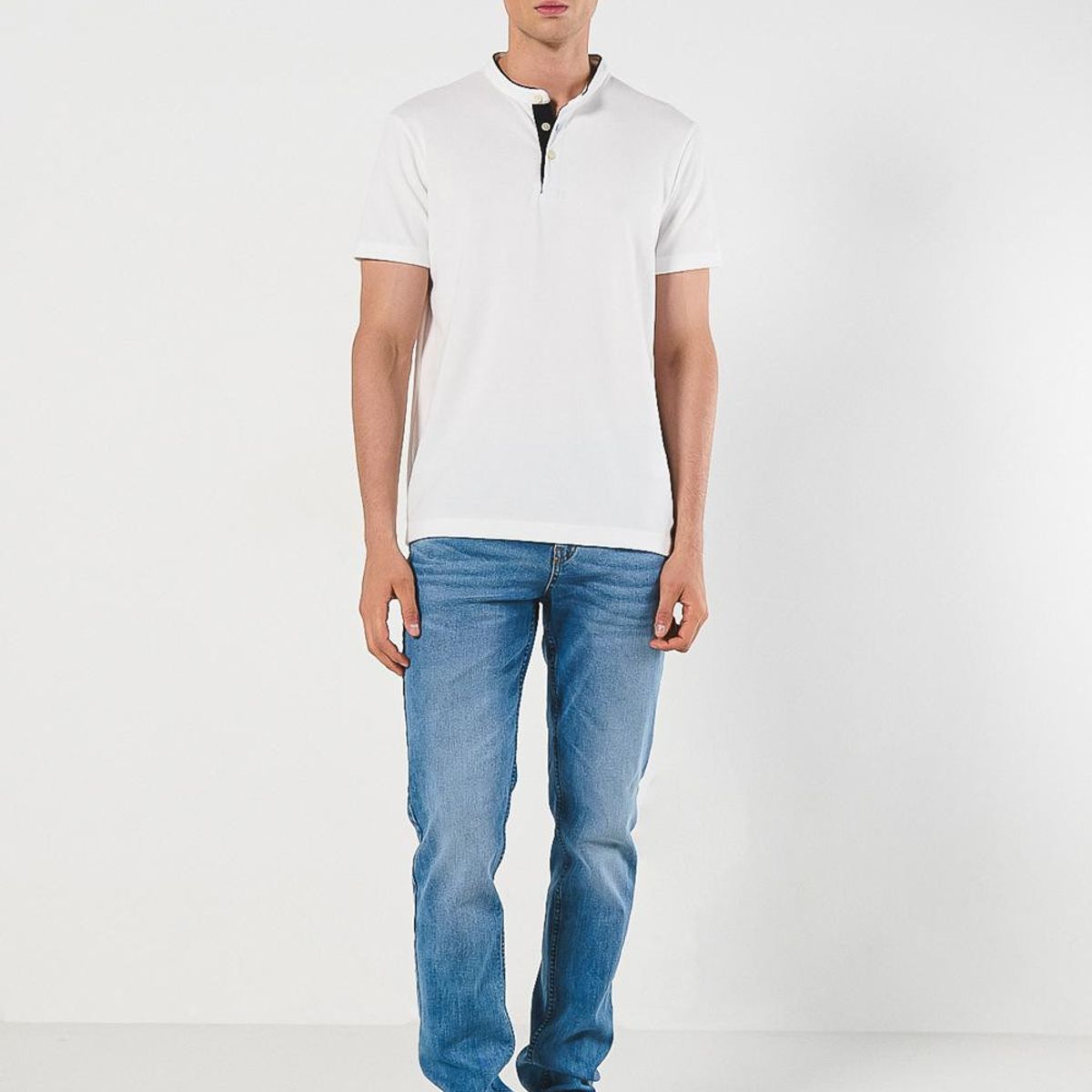 KOAJ - KOAJ Camiseta unicolor polo con cuello nerú y manga corta Hombre