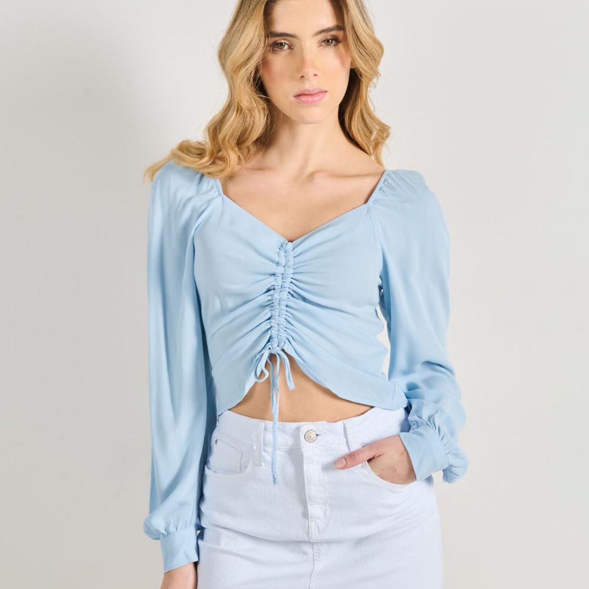 KOAJ - KOAJ Blusa azul clara manga larga con recogido y escotes Mujer