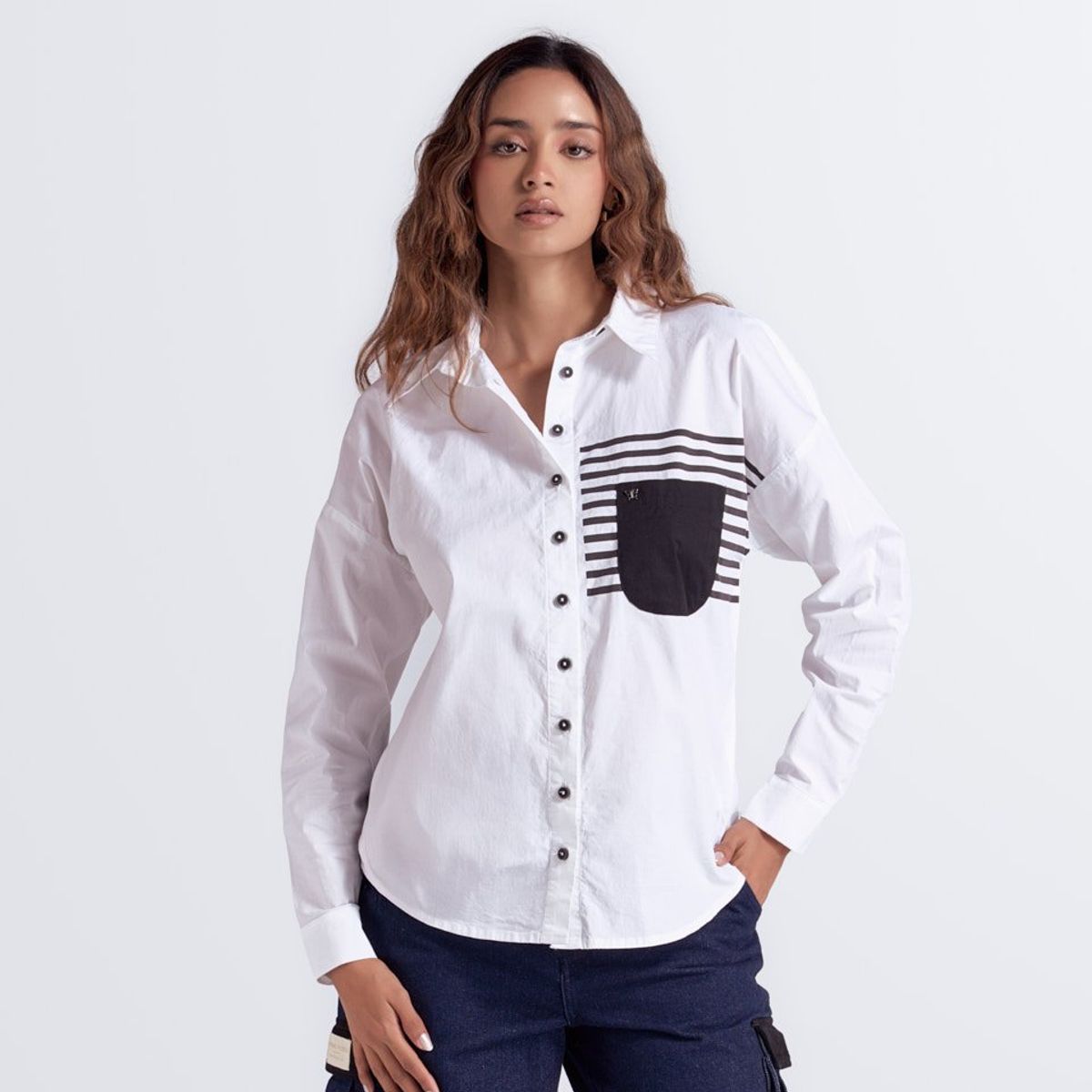 DEREK - Camisera Manga Larga Para Mujer Con Sublimado Y Bolsillo En Contraste Derek