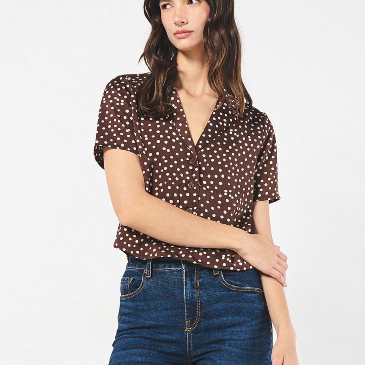 KOAJ - KOAJ Blusa crop manga corta unicolor con diseños de puntos Mujer