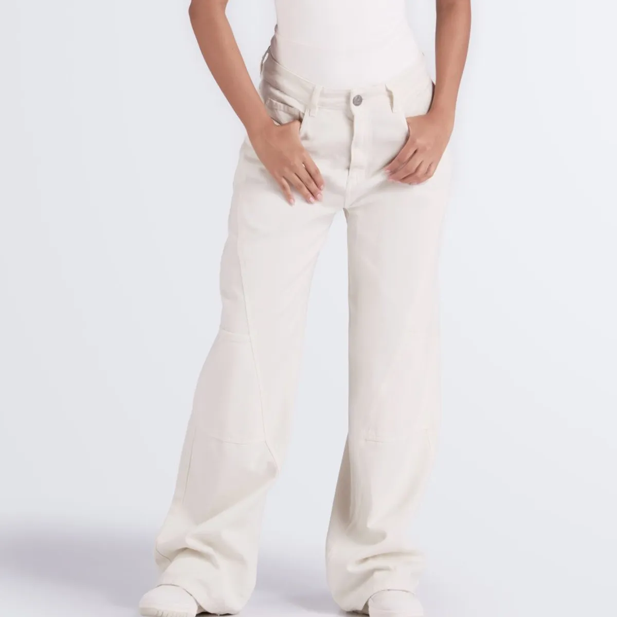 TYPER - Taylor Pantalón Bota Recta Con Cortes Typer