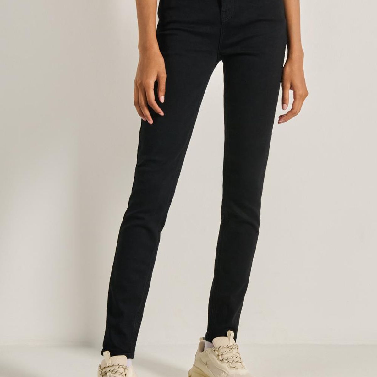 KOAJ - KOAJ Jean tiro alto negro jegging ajustado con 5 bolsillos