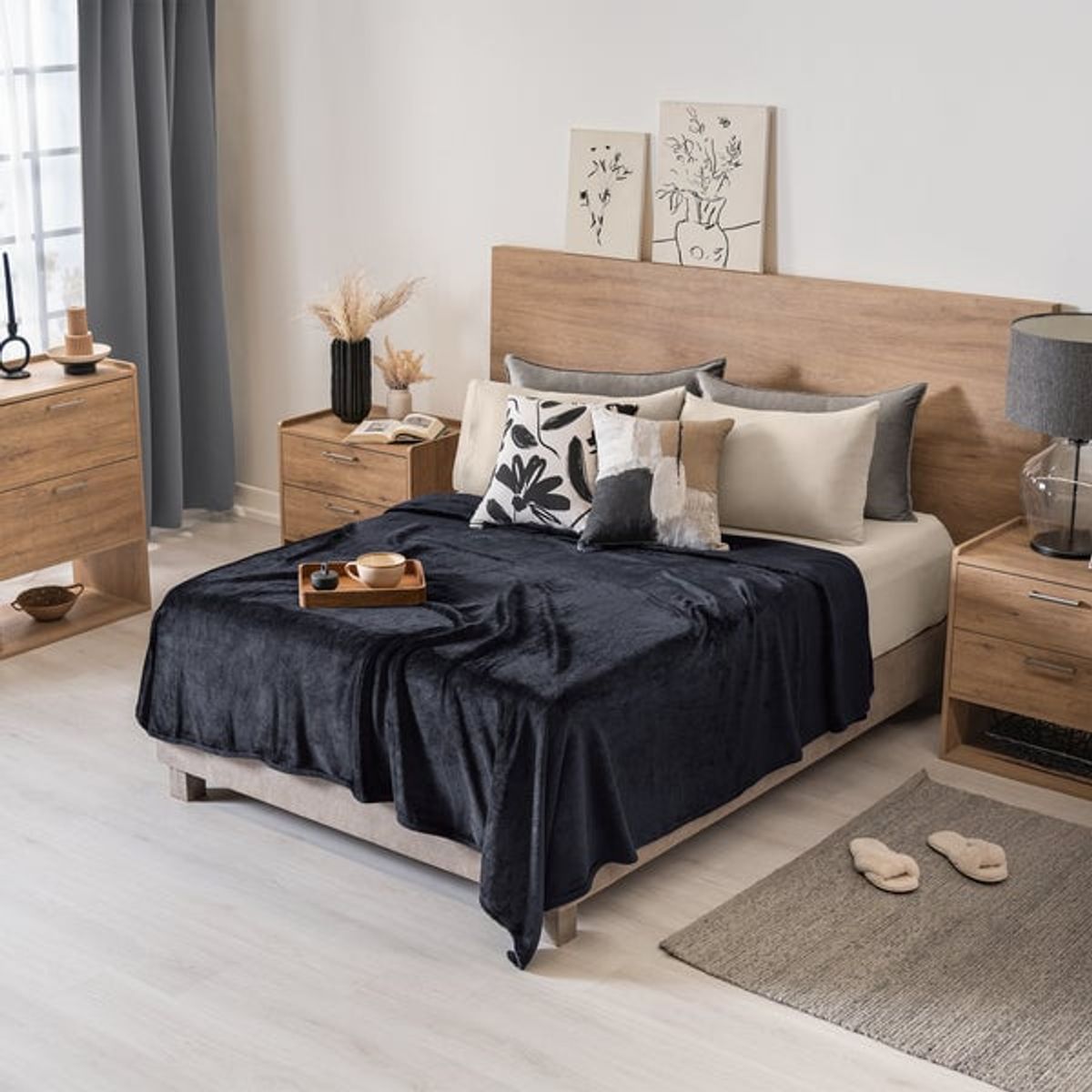 VIANNEY - Cobija Ligera Negro King Size-Queen Size Vianney