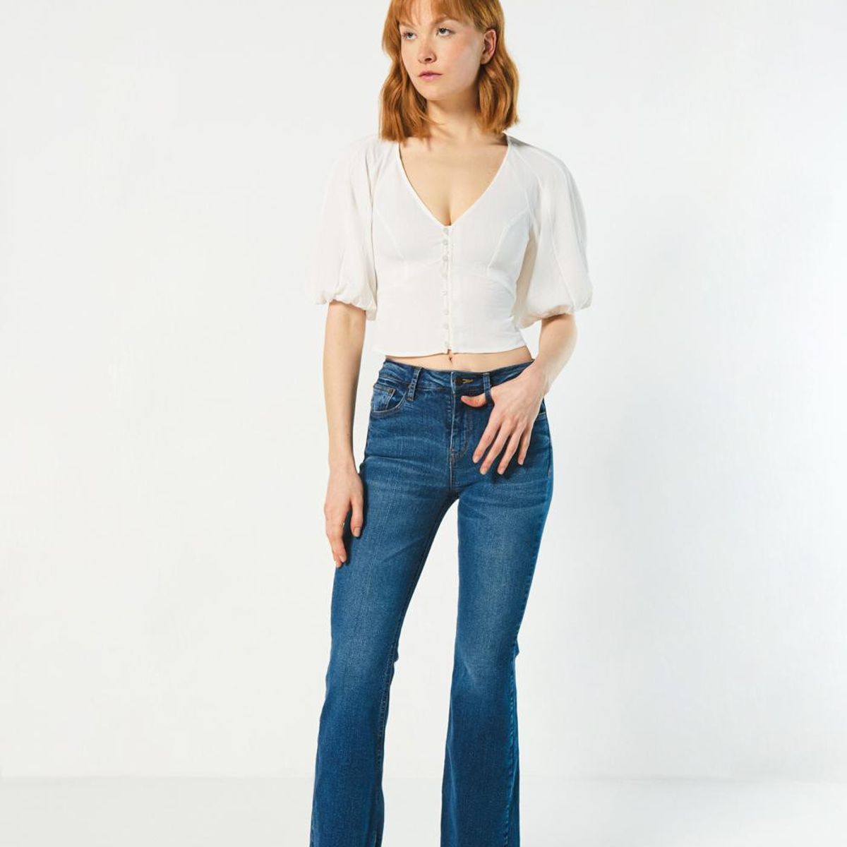 KOAJ - KOAJ Blusa crema clara con escote V y botones en frente Mujer