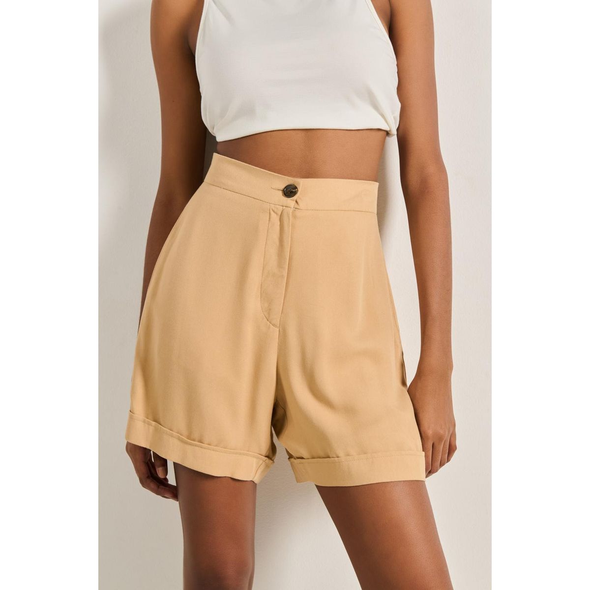 KOAJ - KOAJ Short para mujer en tono kaki claro, elaborado en una t Short para mujer en tono kaki claro, elaborado en una t Mujer