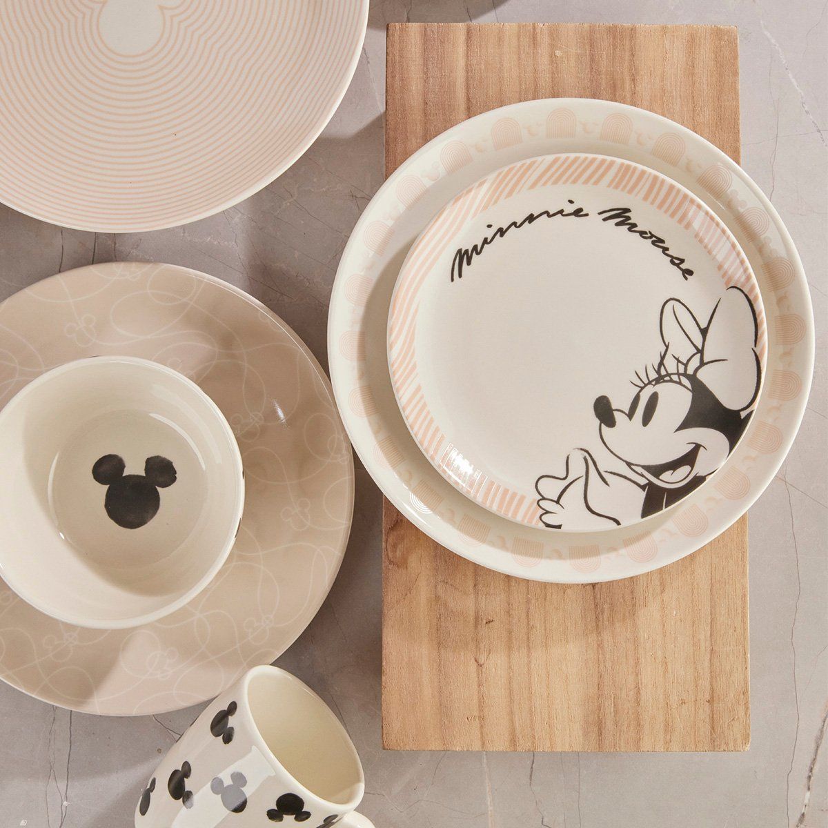 CORONA - Vajilla Mickey & Minnie Disney 4 Puestos 16 Piezas