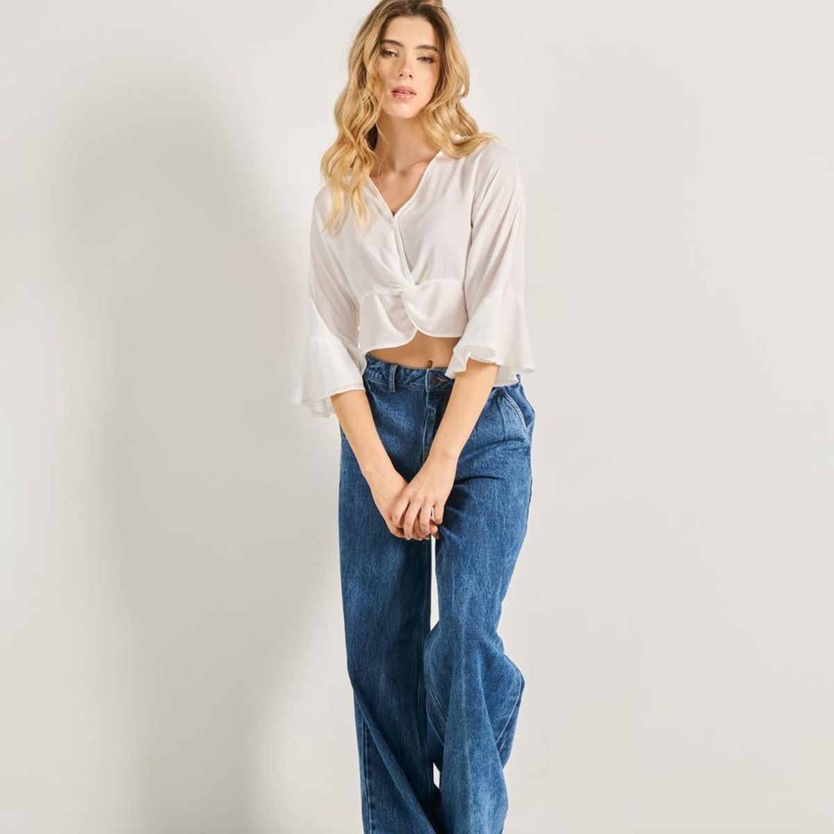 KOAJ - KOAJ Blusa unicolor crop top con nudo en frente y manga 3/4 Mujer