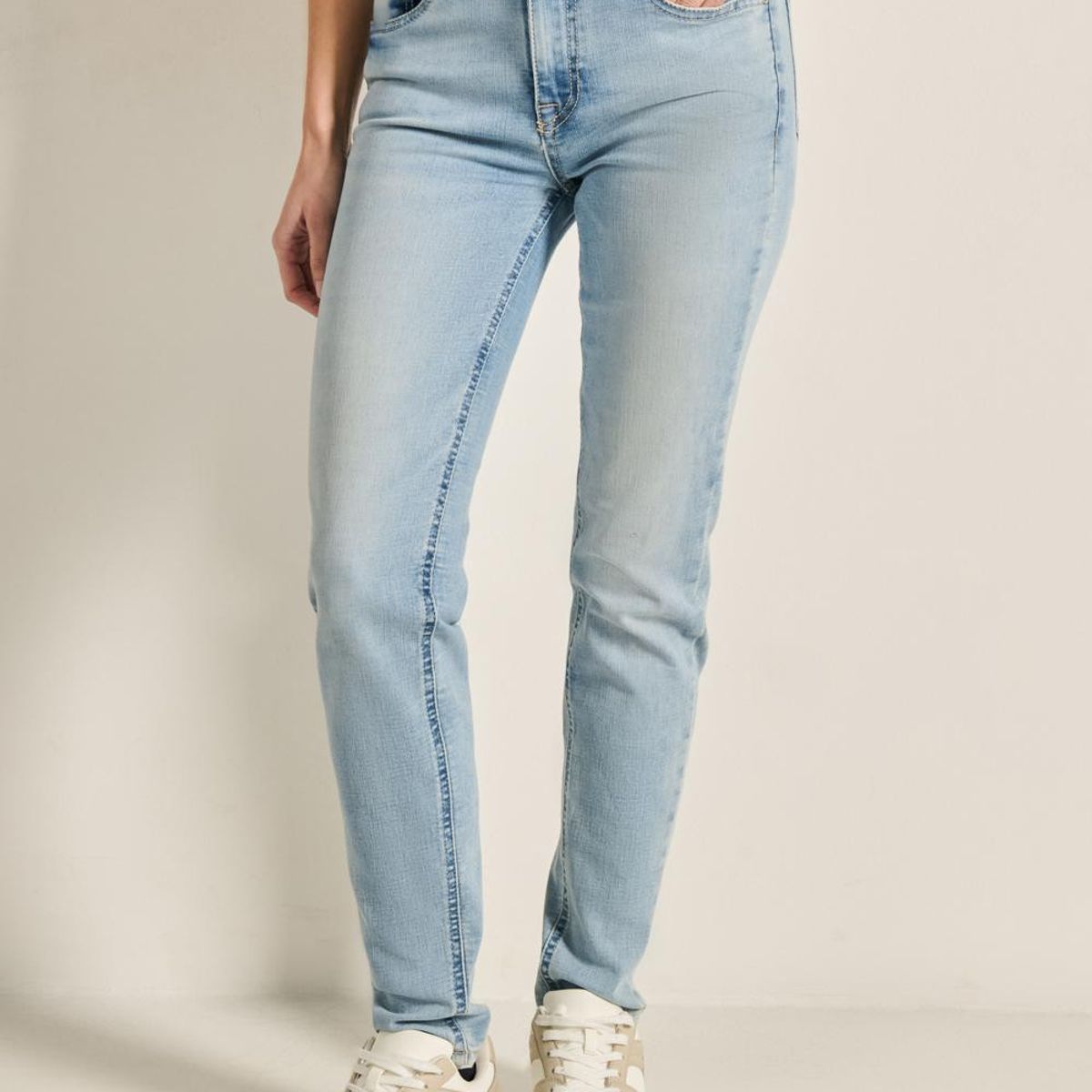 KOAJ - KOAJ Jean tiro alto push up azul con desgastes y pretina anc Mujer